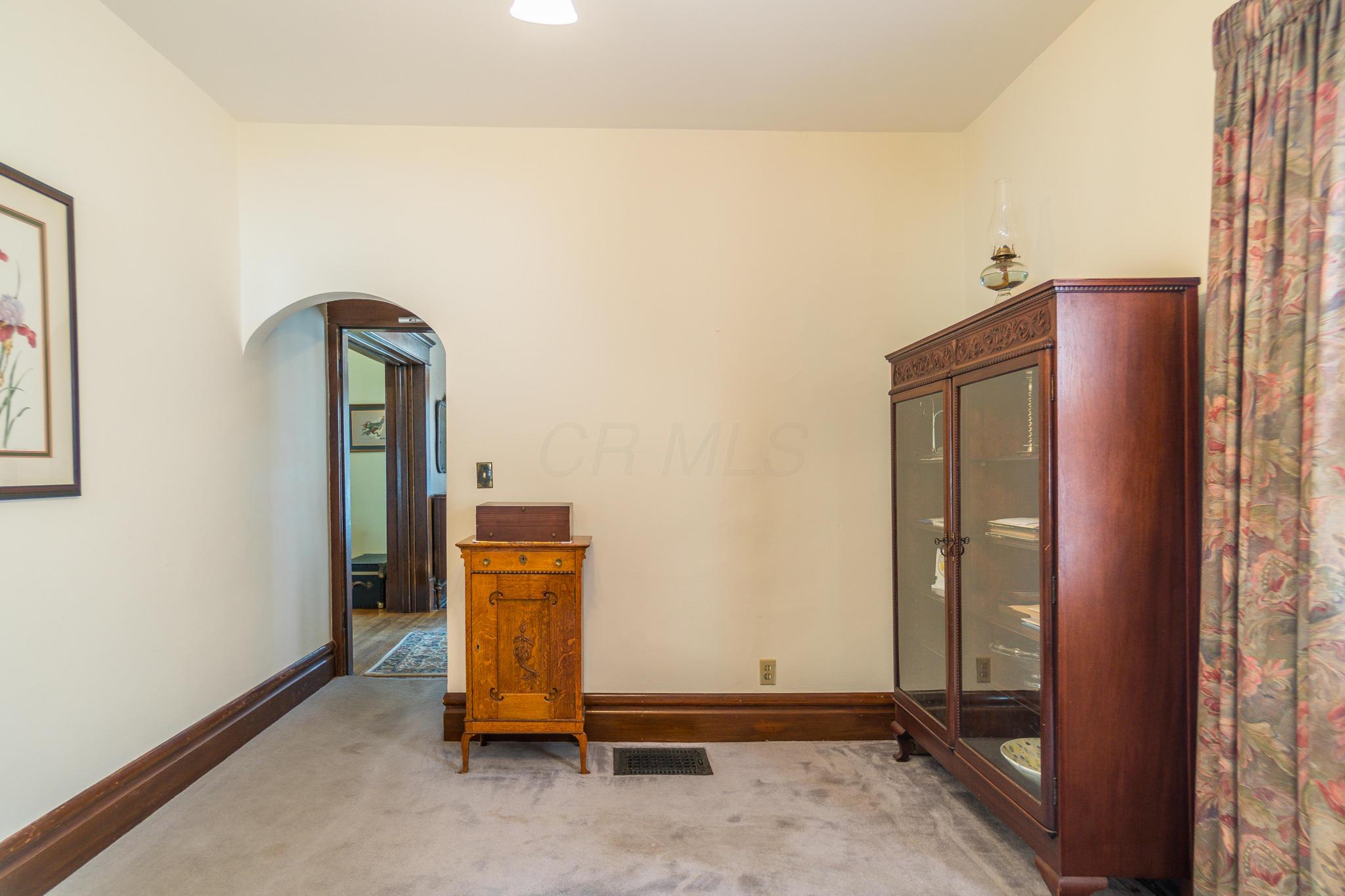 84 East Dunedin Road Columbus, OH 43214 - Photo 17 of 52 Gallery Image 17