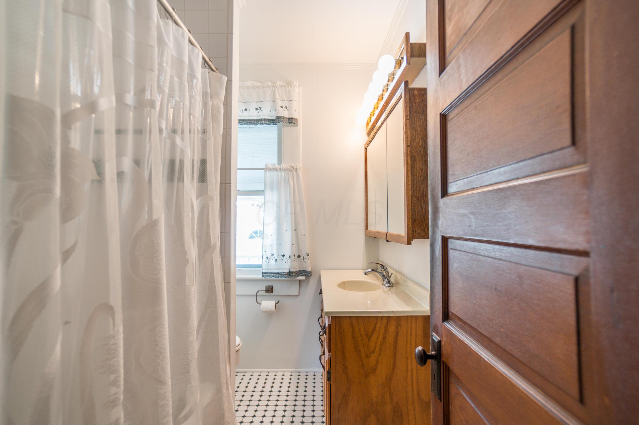 84 East Dunedin Road Columbus, OH 43214 - Photo 33 of 52 Gallery Image 33