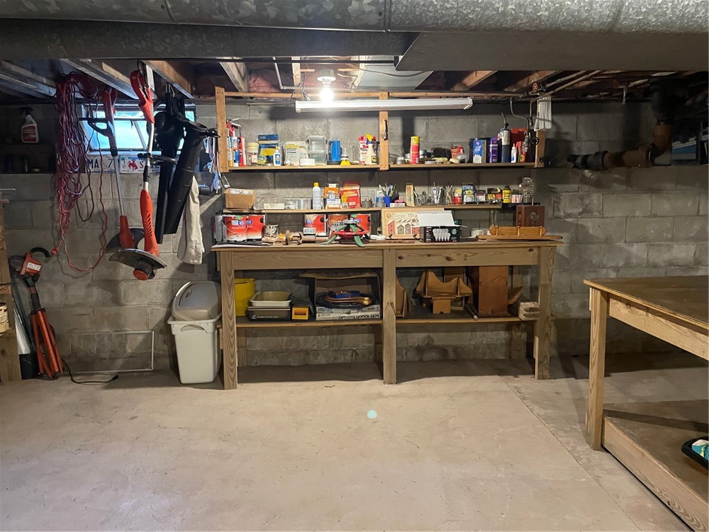 557 Angus Point Benton, NY 14527 - Photo 36 of 41