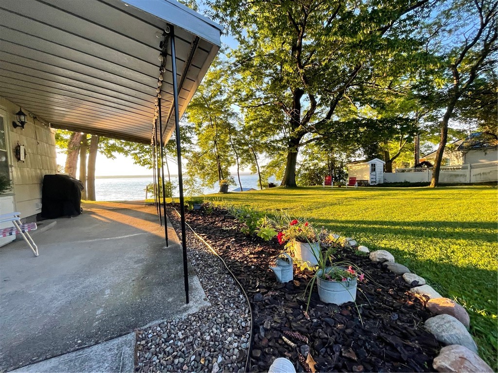 557 Angus Point Benton, NY 14527 - Photo 6 of 41