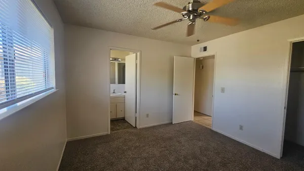 $2,100 | 92 West Gettysburg Avenue, Clovis, CA 93612