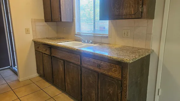 $2,100 | 92 West Gettysburg Avenue, Clovis, CA 93612