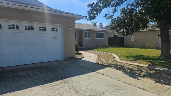 $2,100 | 92 West Gettysburg Avenue, Clovis, CA 93612