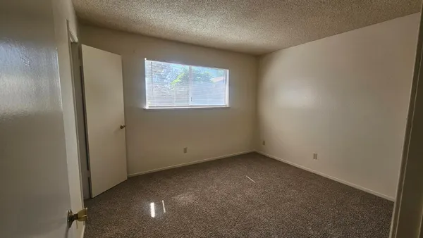 $2,100 | 92 West Gettysburg Avenue, Clovis, CA 93612