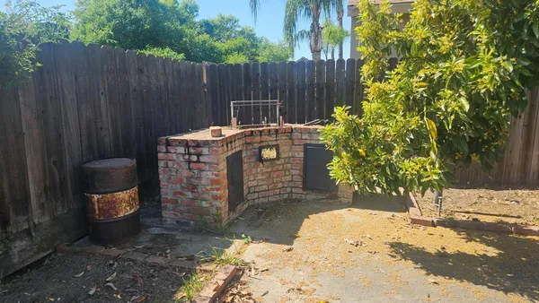 $2,100 | 92 West Gettysburg Avenue, Clovis, CA 93612