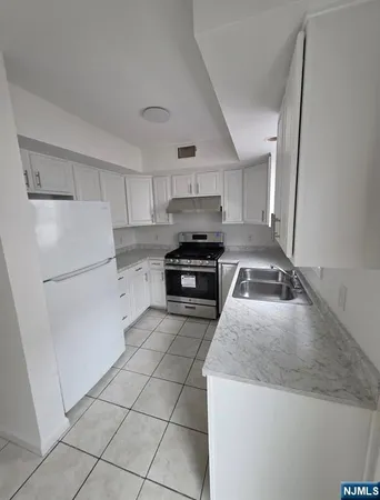 $3,500 | 235 Keen Street, Unit 2, Paterson, NJ 07524