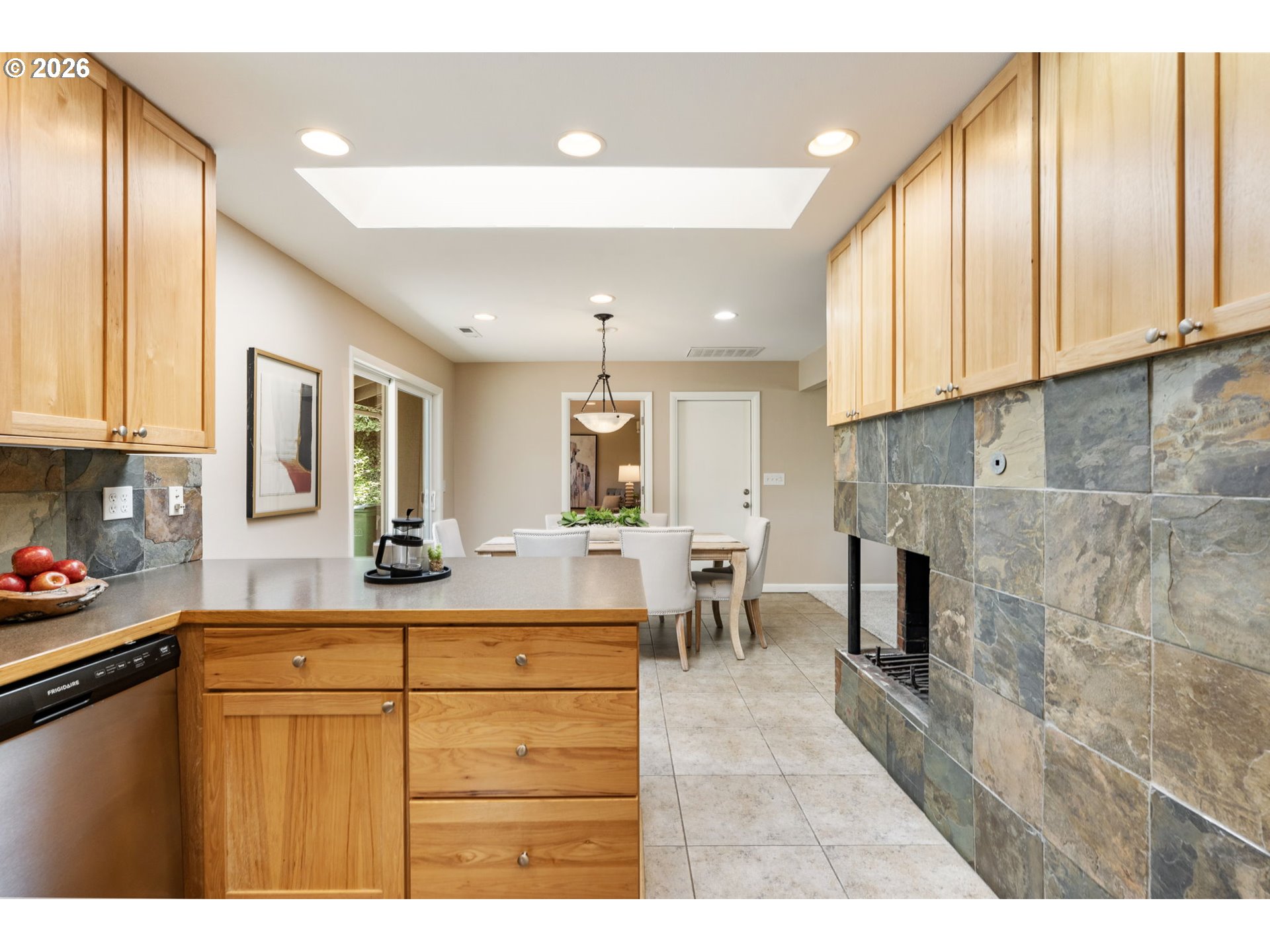 5190 Southwest Dover Lane Portland, OR 97225 - Photo 12 of 38