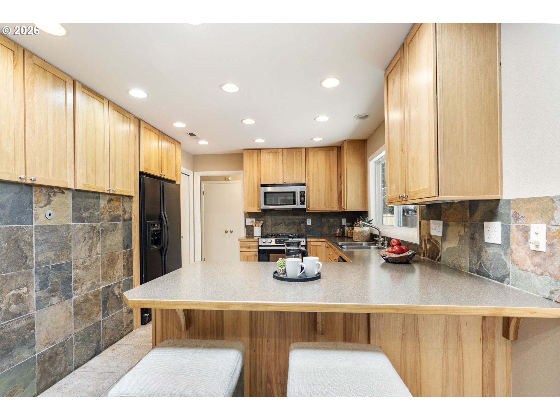 5190 Southwest Dover Lane Portland, OR 97225 - Photo 13 of 38