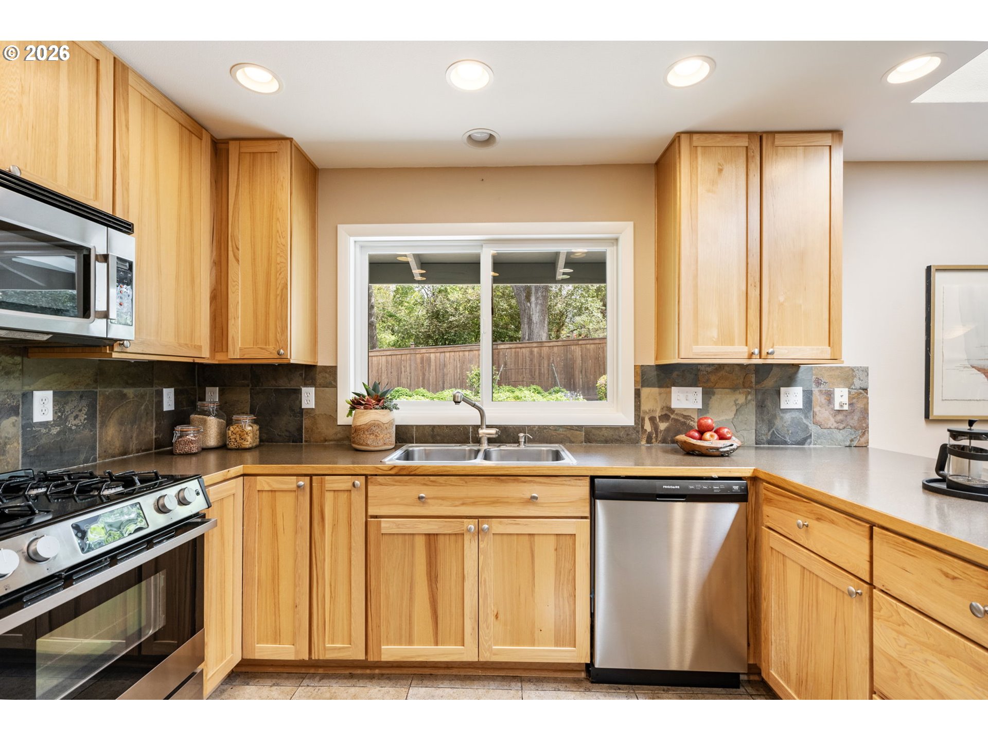 5190 Southwest Dover Lane Portland, OR 97225 - Photo 15 of 38