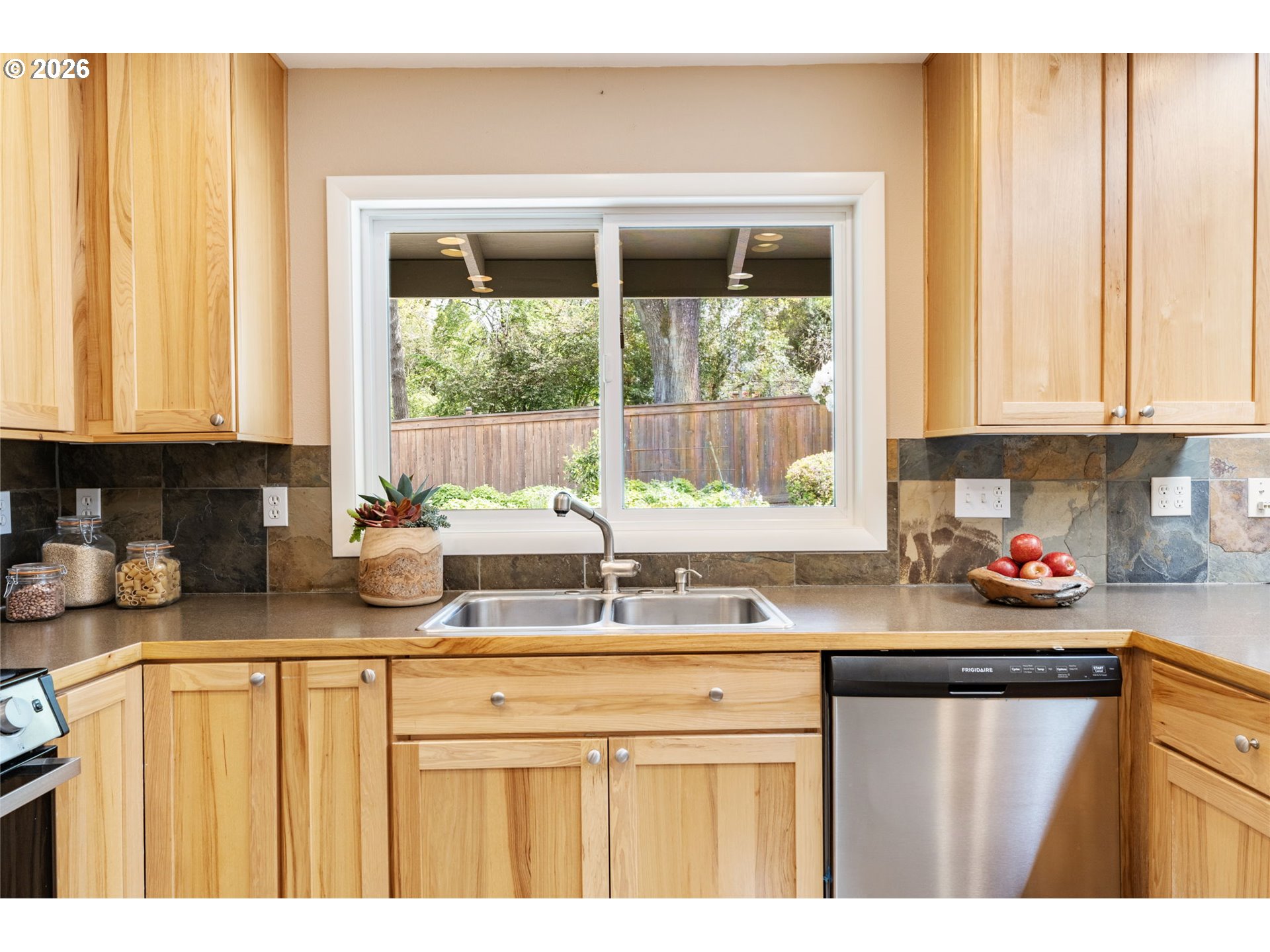 5190 Southwest Dover Lane Portland, OR 97225 - Photo 16 of 38