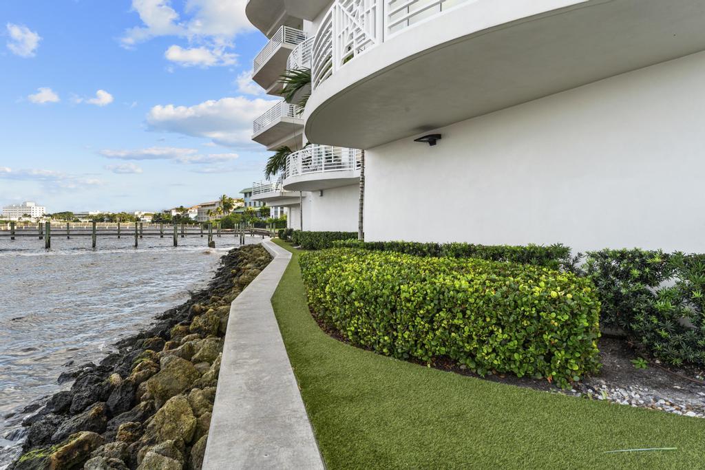 53 Southeast Seminole Street, Unit A Stuart, FL 34994 - Photo 63 of 75 52