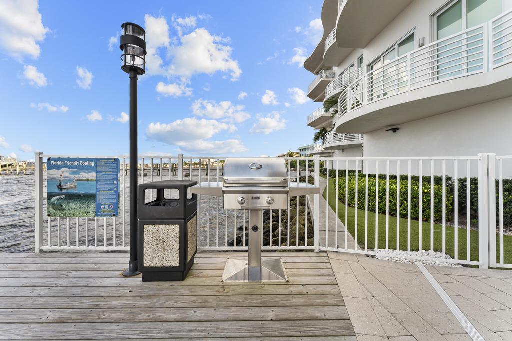 53 Southeast Seminole Street, Unit A Stuart, FL 34994 - Photo 68 of 75 058