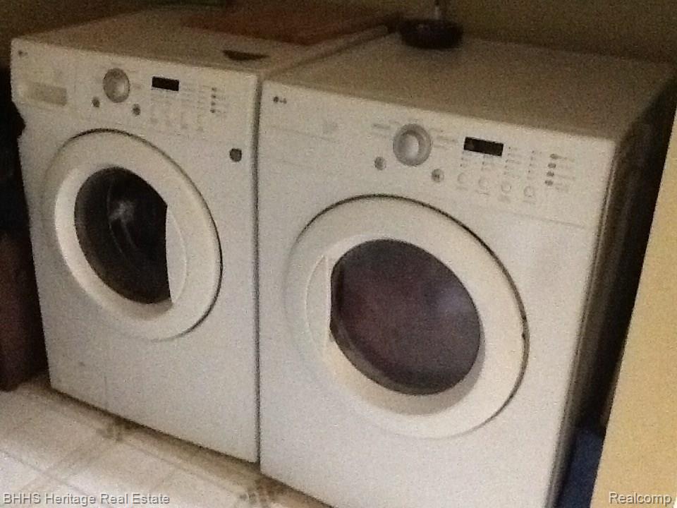 4444 Stow Road Fowlerville, MI 48836 - Photo 16 of 27 Washer & Dryer.JPG
