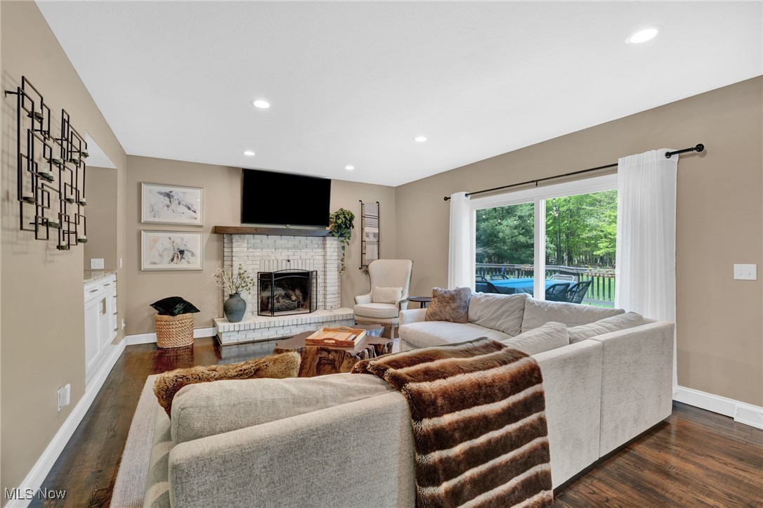 31021 White Road Wickliffe, OH 44092 - Photo 9 of 47 Gallery Image 9