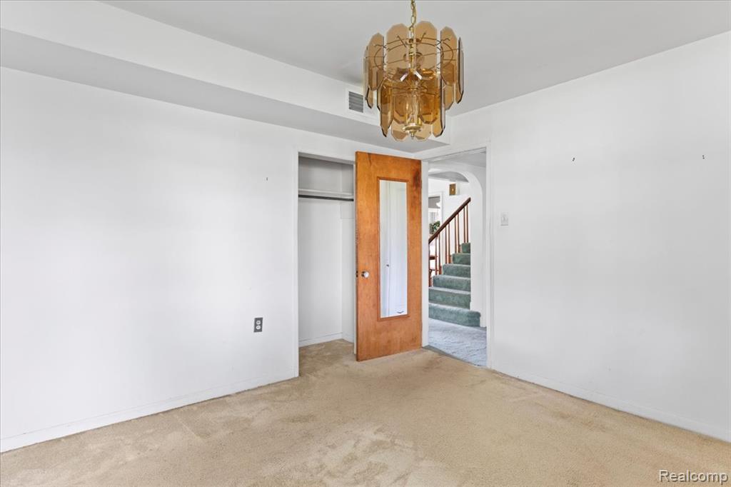 198 West Auburn Road Rochester Hills, MI 48307 - Photo 10 of 36