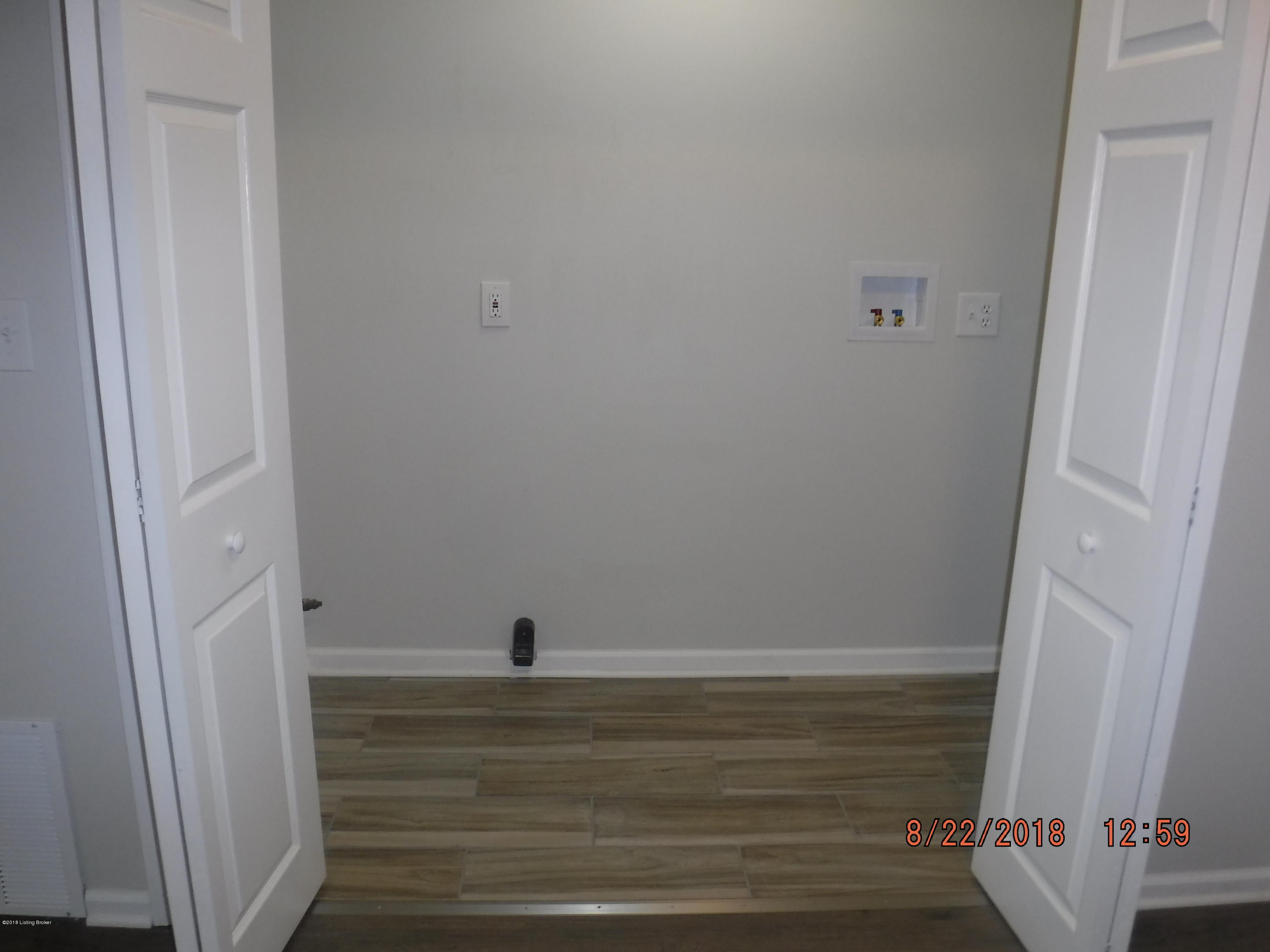 378 Meadowood Road Hillview, KY 40229 - Photo 7 of 32 DSCF4183
