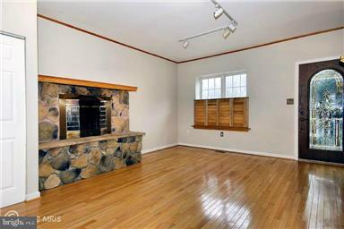 1737 Columbia Beach Road Shady Side, MD 20764 - Photo 2 of 30 Living Room