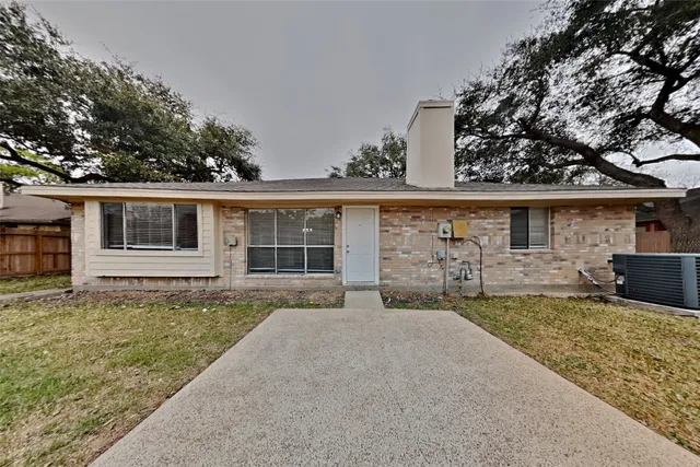 $2,325 | 4622 Pecan Grove Drive, Pearland, TX 77584