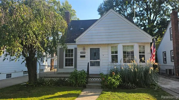 $2,000 | 2259 Cambridge Road, Berkley, MI 48072