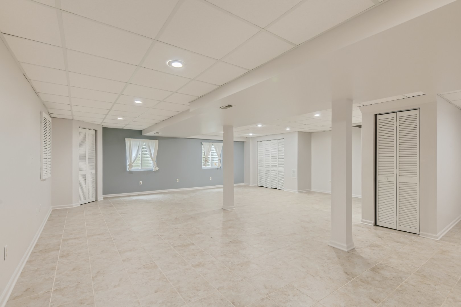 512 Susan Street Romeoville, IL 60446 - Photo 17 of 21 en view of an empty room