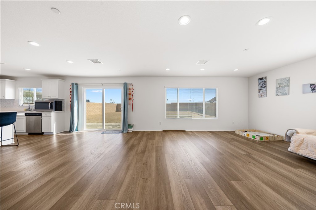 11601 Halter Street Victorville, CA 92392 - Photo 10 of 32