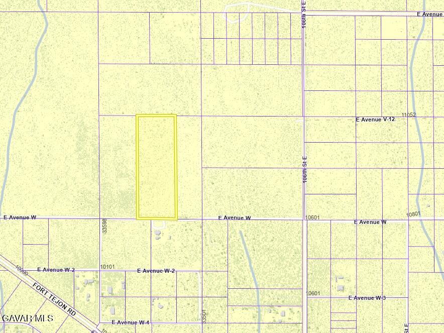 V12 99th Littlerock, CA 93543 - Photo 2 of 5 a bathroom with a shower