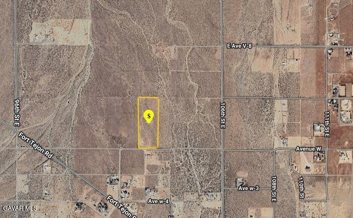 V12 99th Littlerock, CA 93543 - Photo 4 of 5 a bathroom with a shower