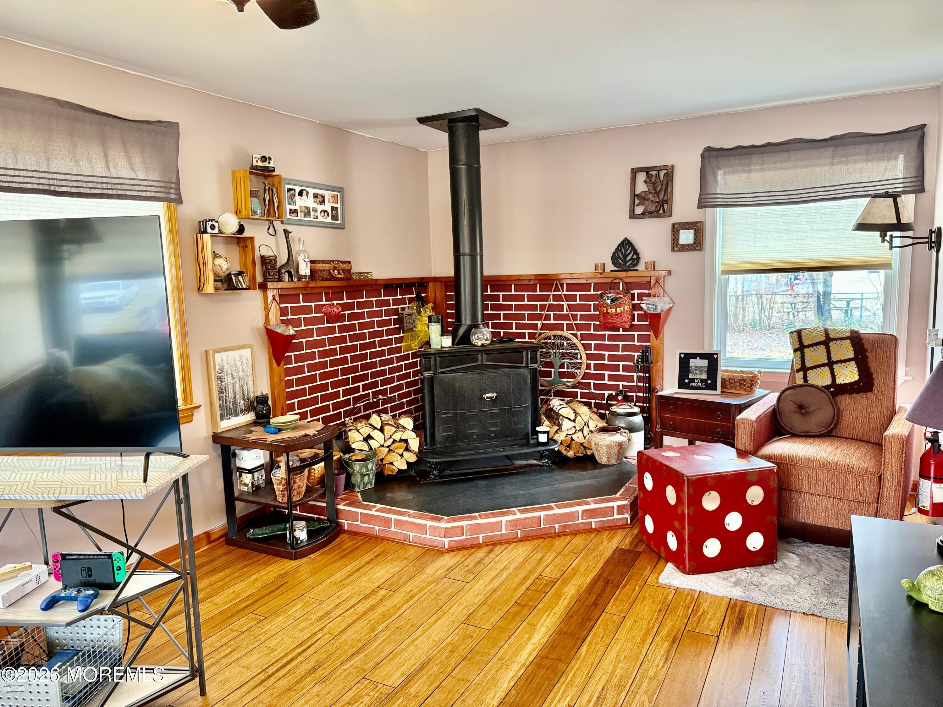 25 Adelphi Road Toms River, NJ 08757 - Photo 12 of 42 FIREPLECE 1