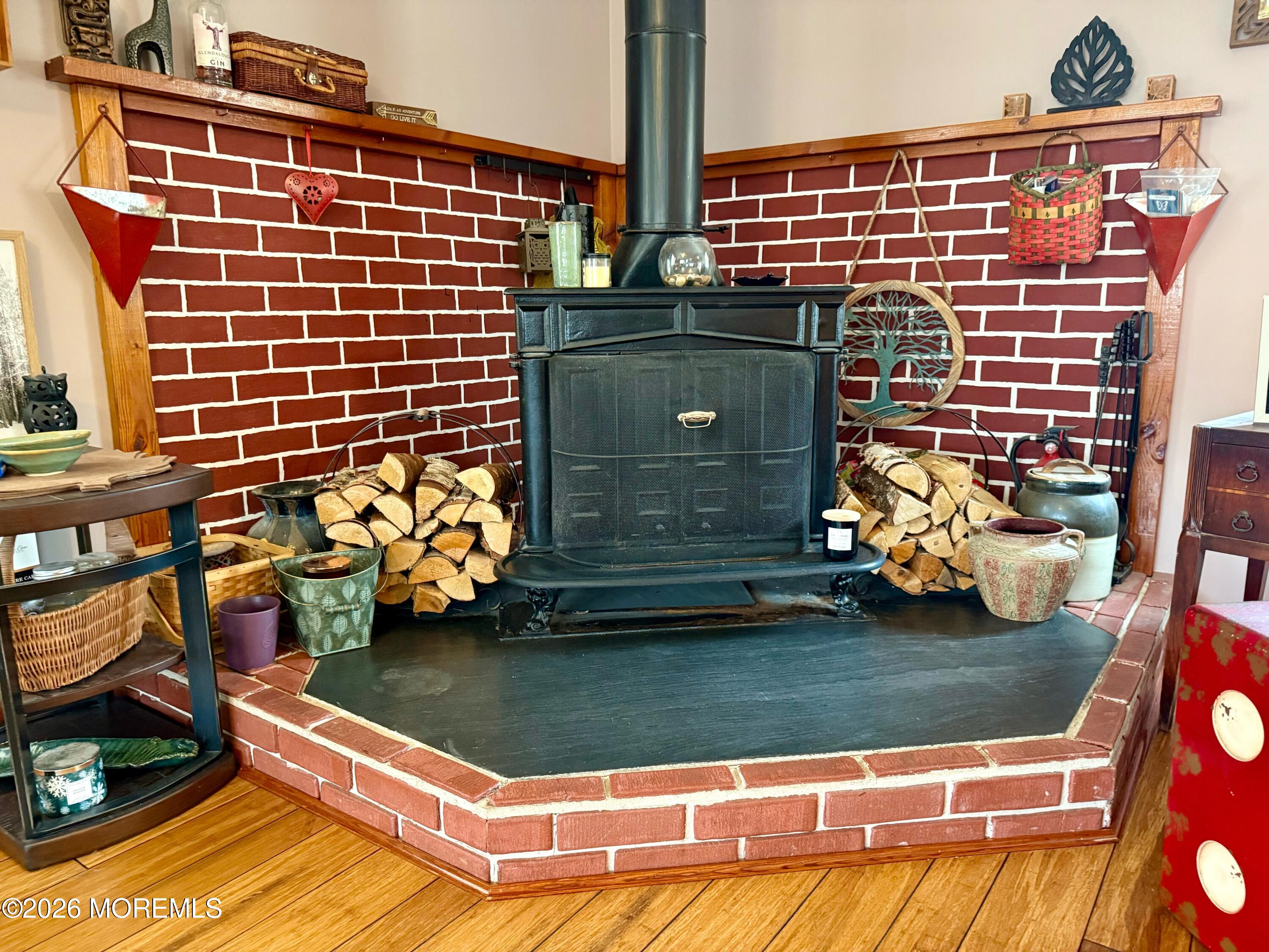 25 Adelphi Road Toms River, NJ 08757 - Photo 13 of 42 FIREPLACE 2