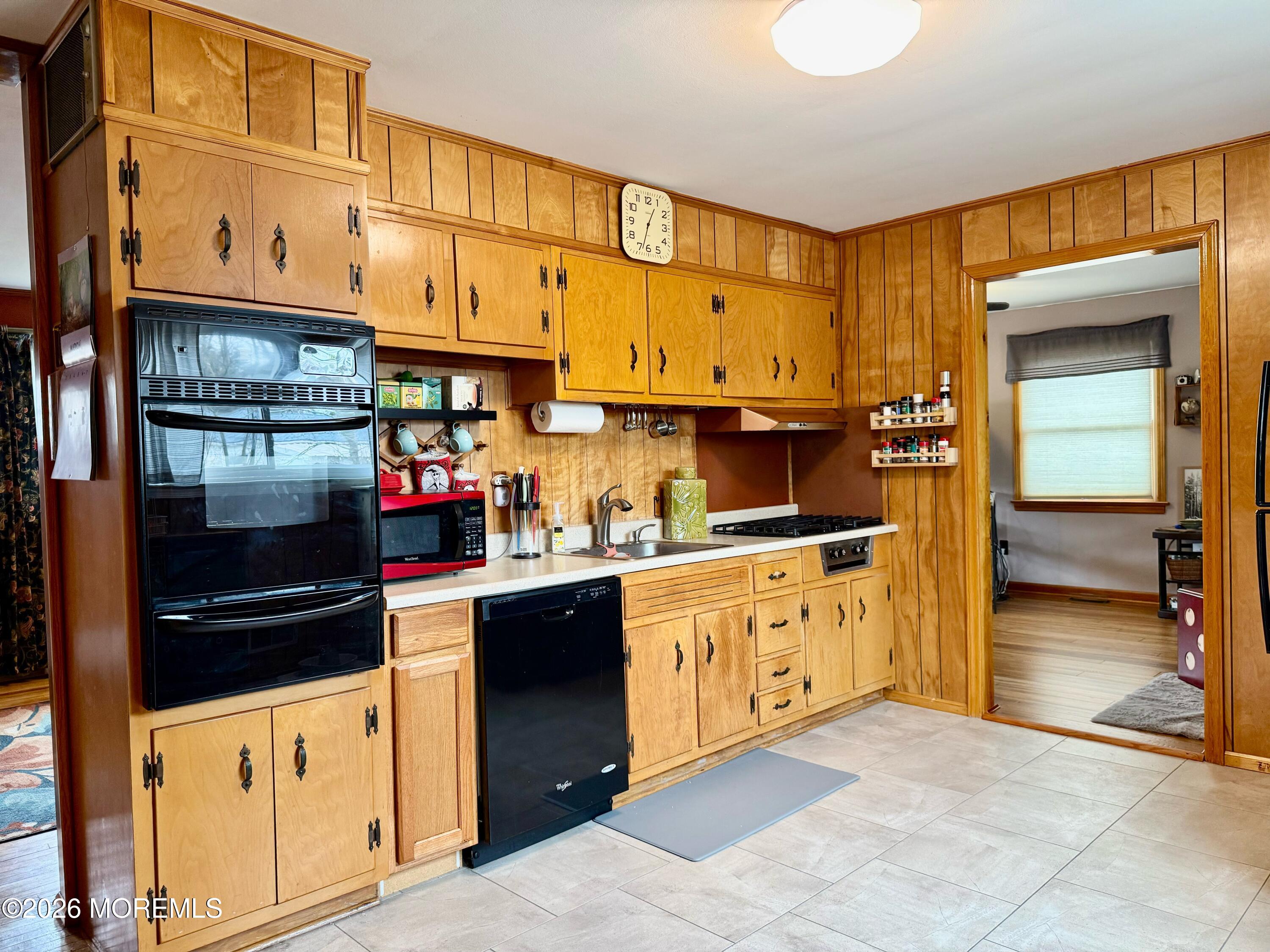 25 Adelphi Road Toms River, NJ 08757 - Photo 14 of 42 KITCHEN1