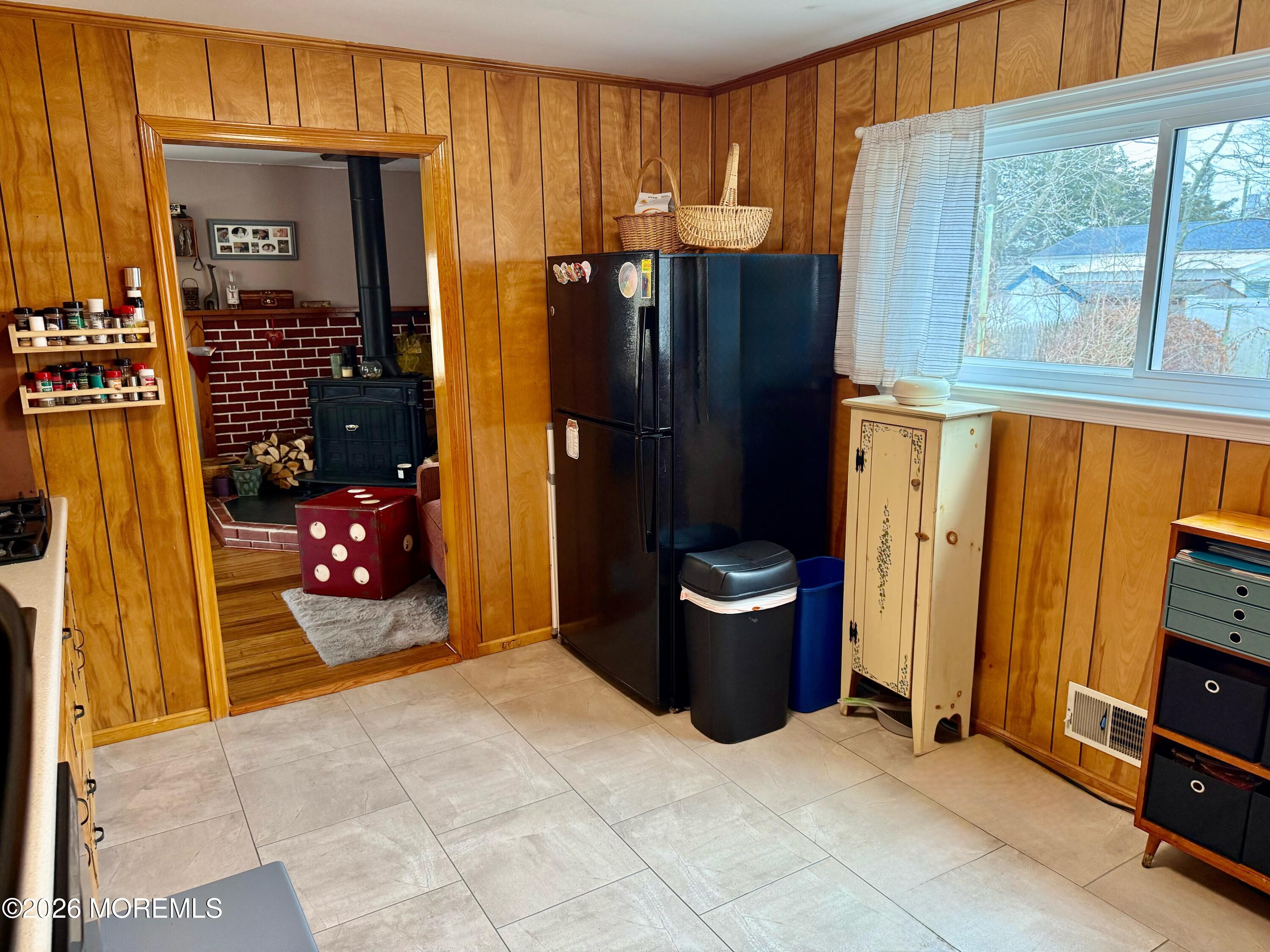 25 Adelphi Road Toms River, NJ 08757 - Photo 16 of 42 KITCHEN2