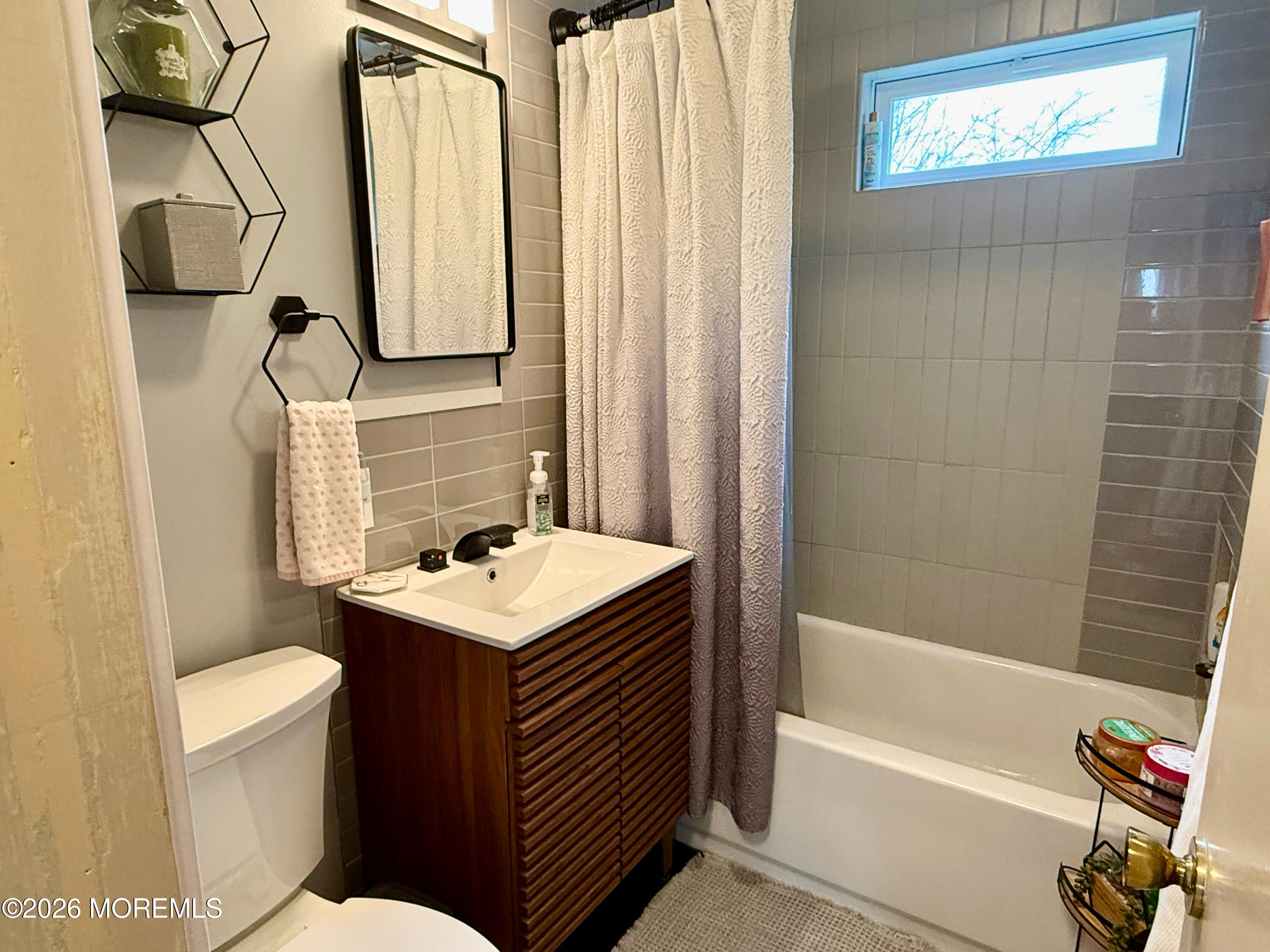 25 Adelphi Road Toms River, NJ 08757 - Photo 22 of 42 BATH 2