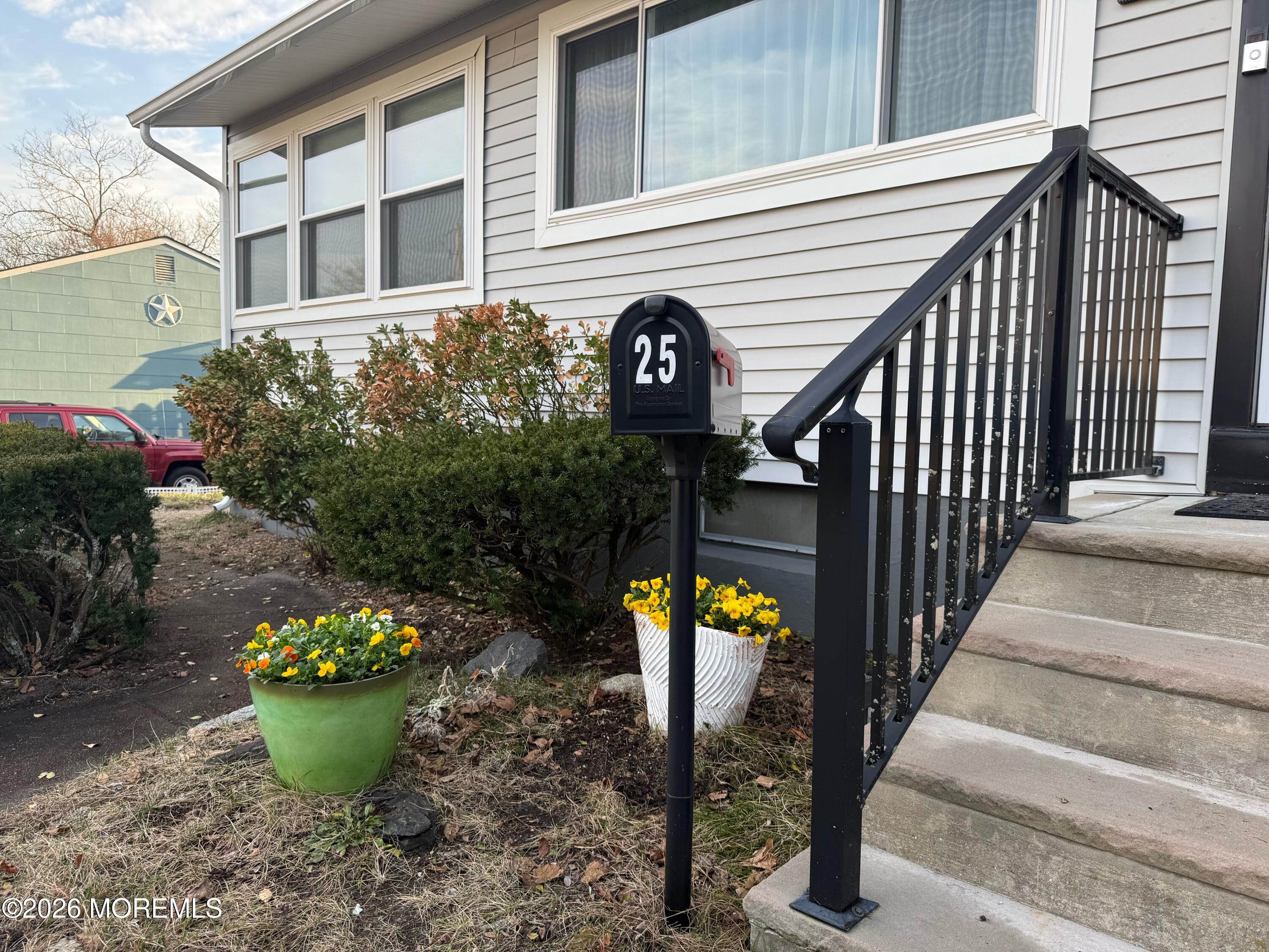 25 Adelphi Road Toms River, NJ 08757 - Photo 4 of 42 FRONT STEPS