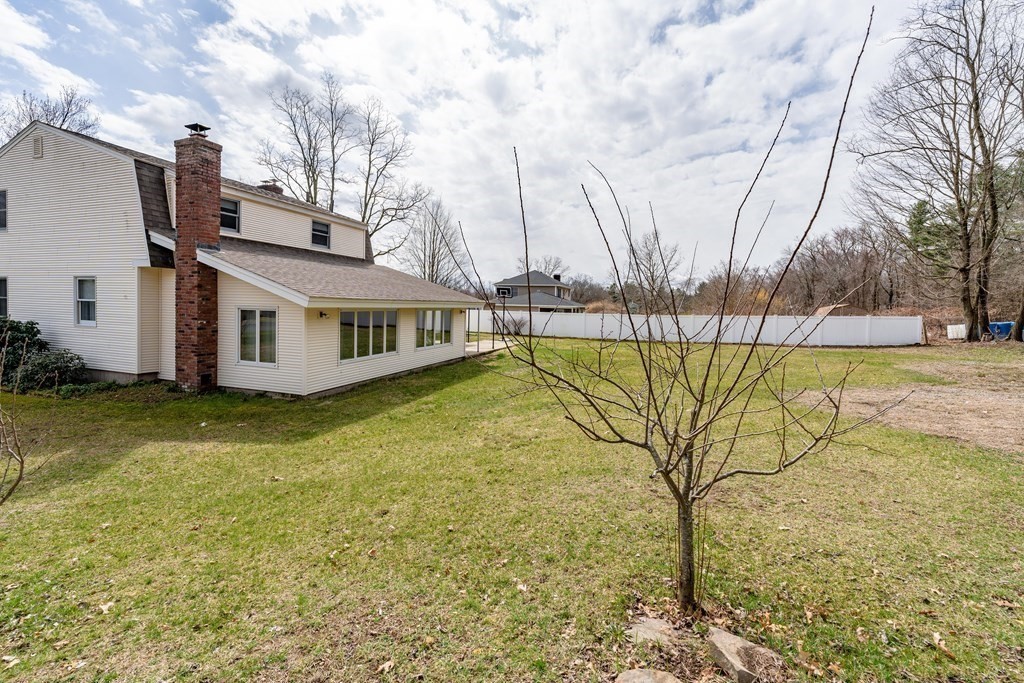 109 Chilson Road West Springfield, MA 01089 - Photo 2 of 24 Gallery Image 2