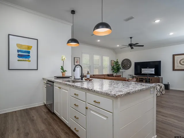 $382,000 | 3024 Royal Gdn Road, Tyler, TX 75701