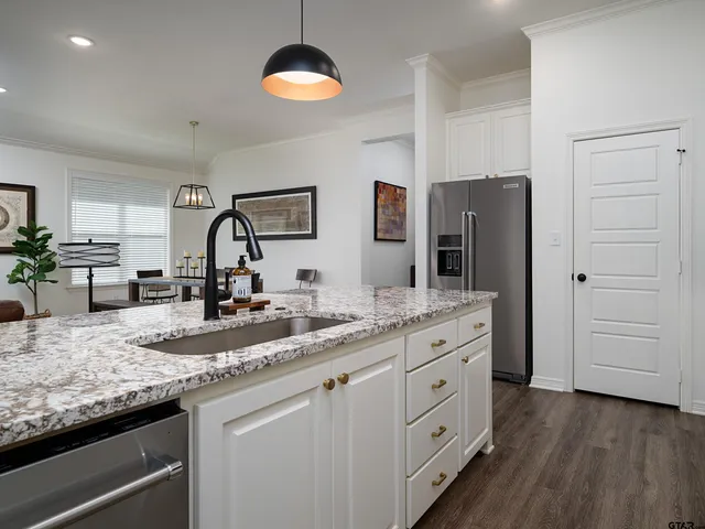 $382,000 | 3024 Royal Gdn Road, Tyler, TX 75701