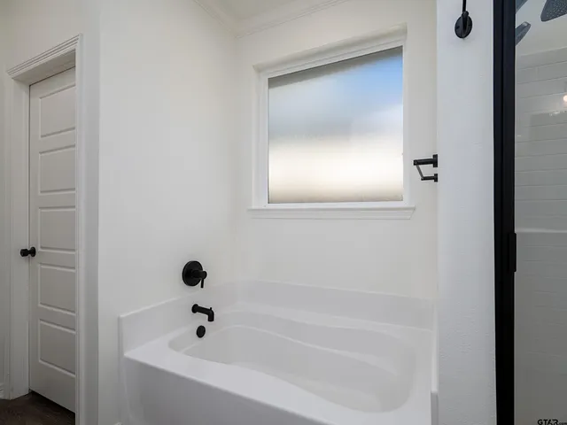 $382,000 | 3024 Royal Gdn Road, Tyler, TX 75701