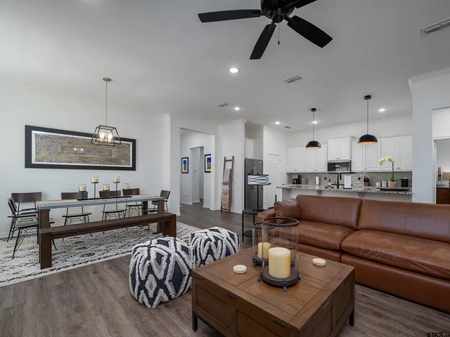 $382,000 | 3024 Royal Gdn Road, Tyler, TX 75701