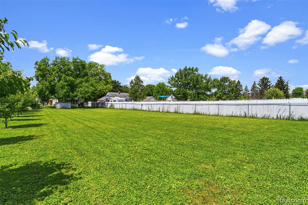 1709 Michigan Avenue Bay City, MI 48708 - Photo 38 of 42