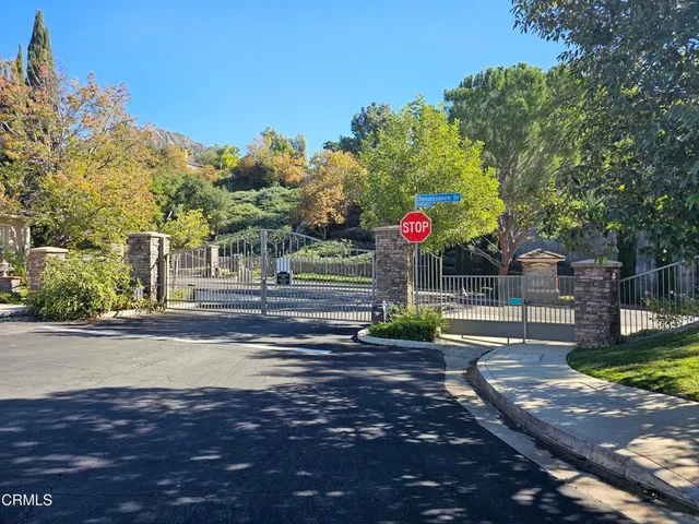 a view of street with entertaining space