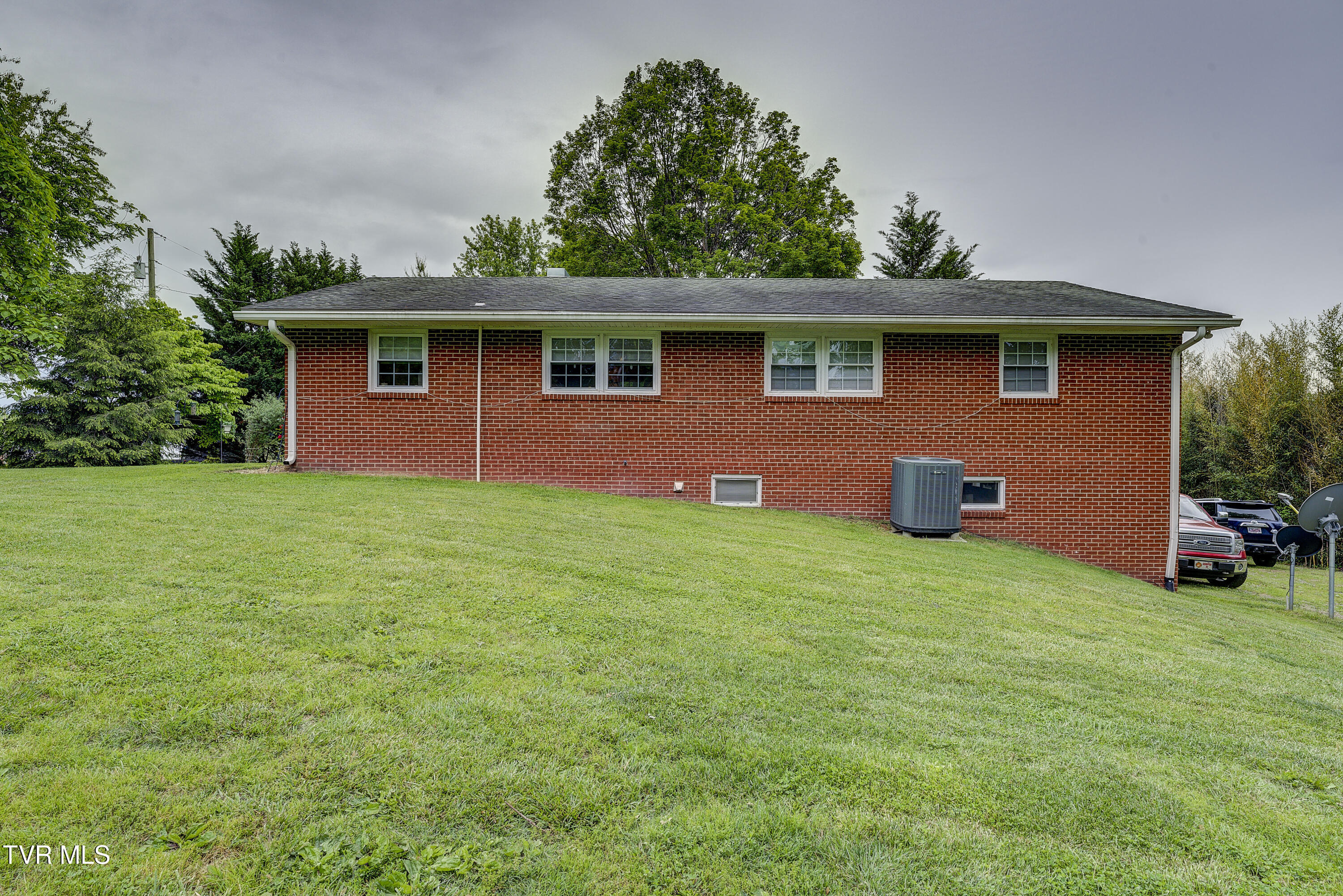 3395 Milburnton Road Limestone, TN 37681 - Photo 5 of 54 MilburtonRd-43