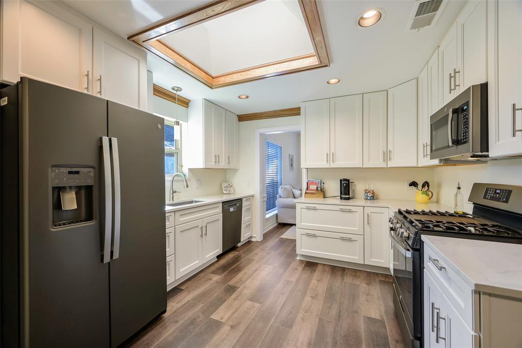 925 Spring Brook Drive Allen, TX 75002 - Photo 6 of 24