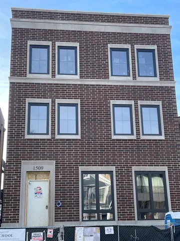 $1,425,000 | 1509 West School Street, Unit 3, Chicago, IL 60657