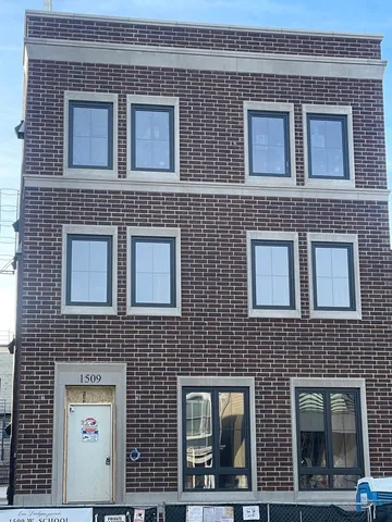 $1,425,000 | 1509 West School Street, Unit 3, Chicago, IL 60657
