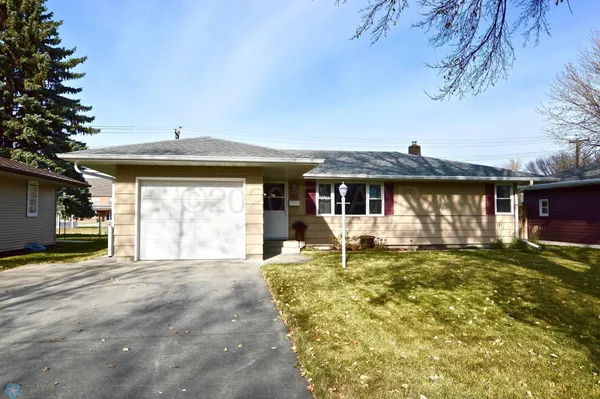 $278,000 | 401 25th Avenue North, Fargo, ND 58102