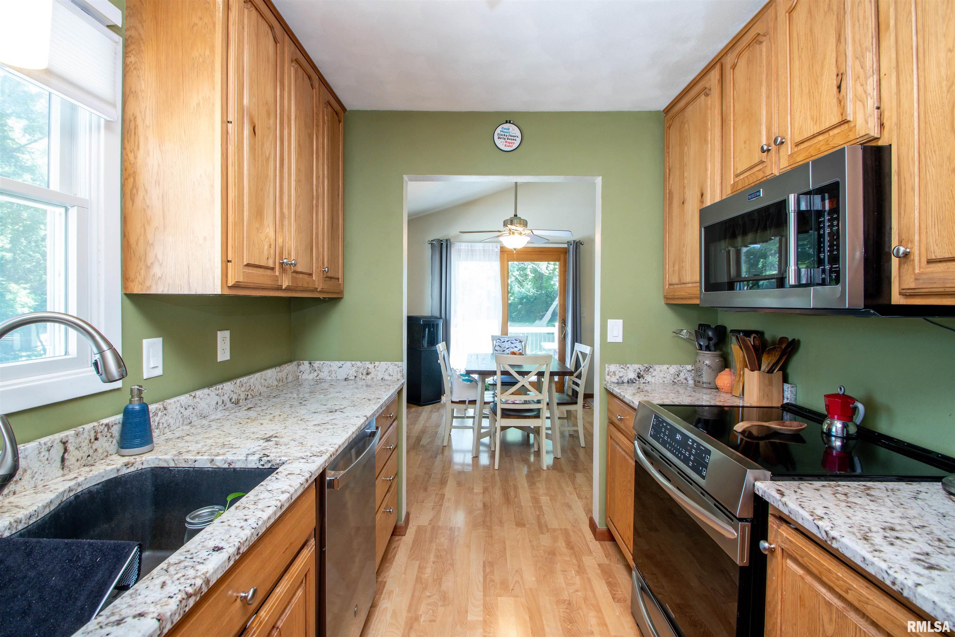 418 West Stonegate Road Peoria, IL 61614 - Photo 15 of 47 Gallery Image 15