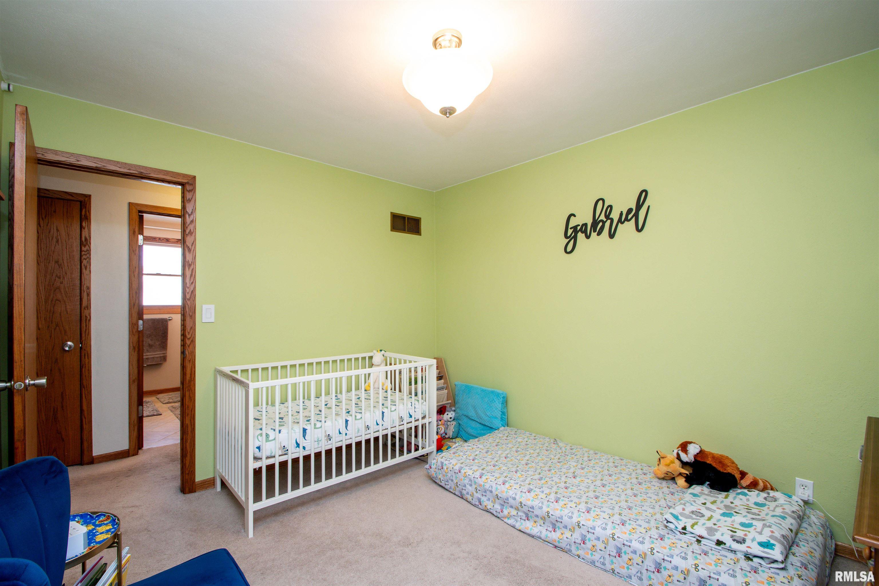 418 West Stonegate Road Peoria, IL 61614 - Photo 20 of 47 Gallery Image 20