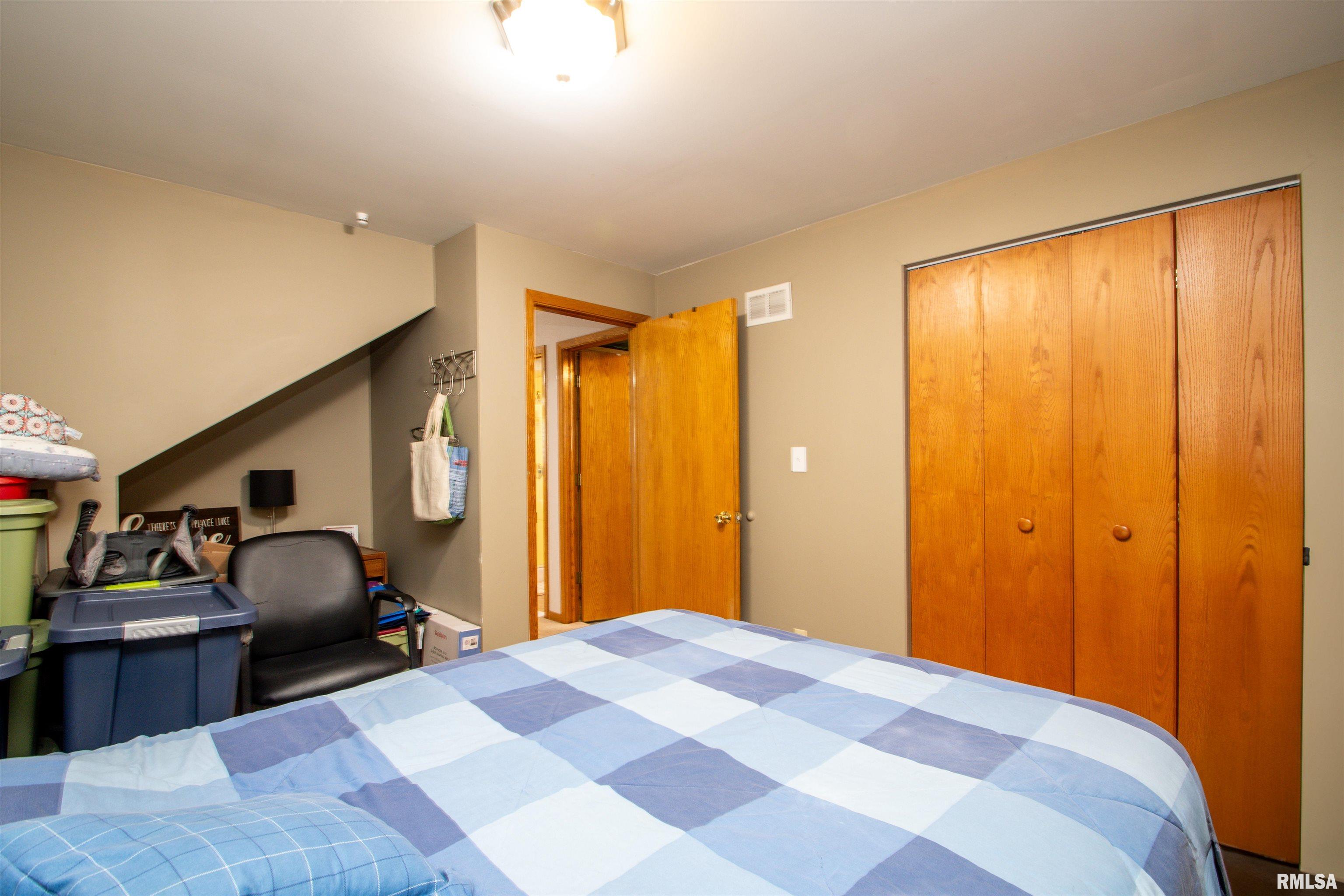 418 West Stonegate Road Peoria, IL 61614 - Photo 28 of 47 Gallery Image 28