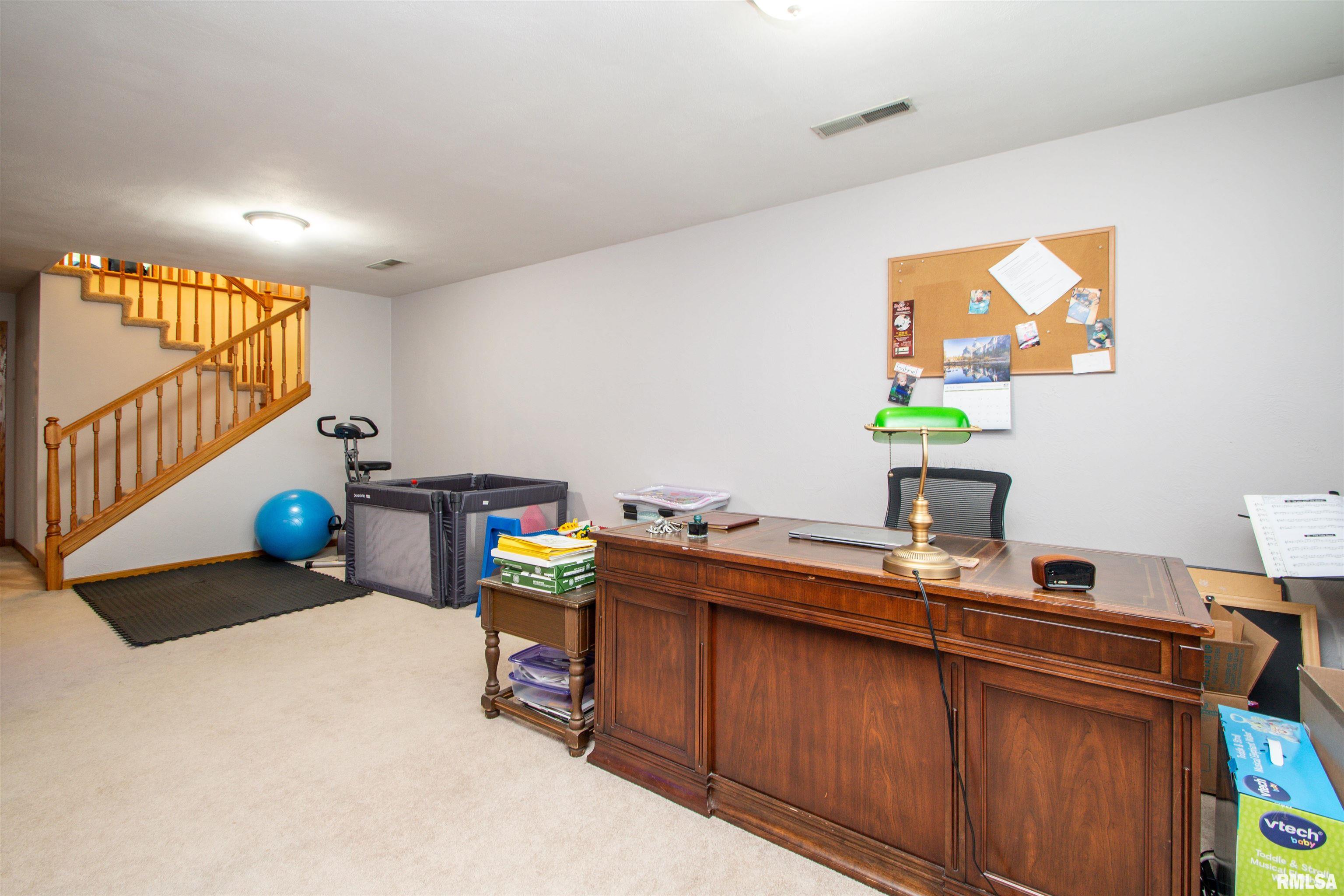 418 West Stonegate Road Peoria, IL 61614 - Photo 34 of 47 Gallery Image 34