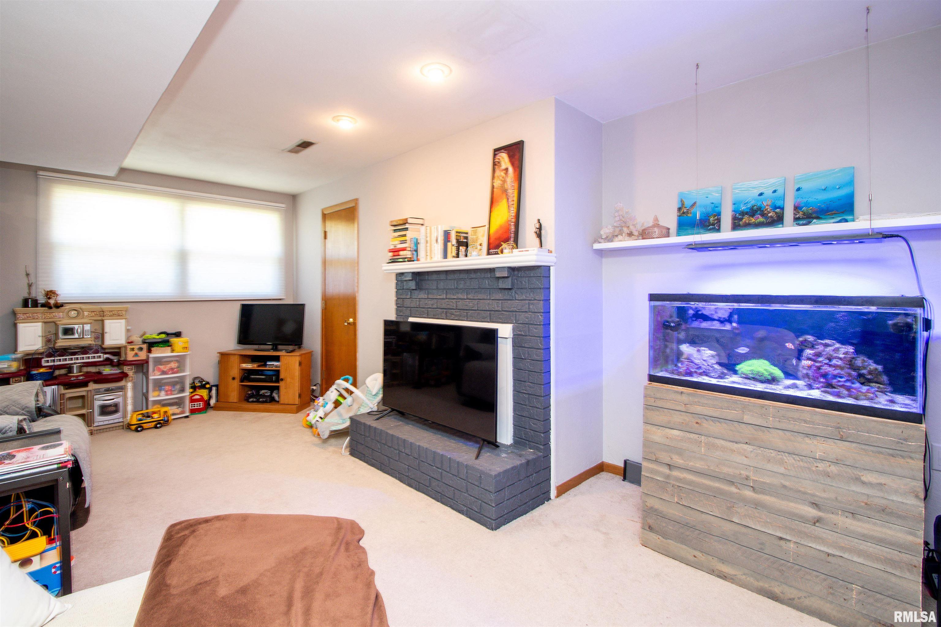 418 West Stonegate Road Peoria, IL 61614 - Photo 37 of 47 Gallery Image 37